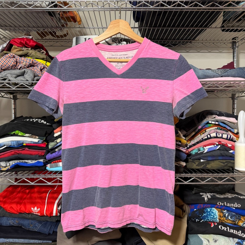 American Eagle T-Shirt Mens XS Pink Grey Striped V-Neck Athletic Fit Slub  Y2K